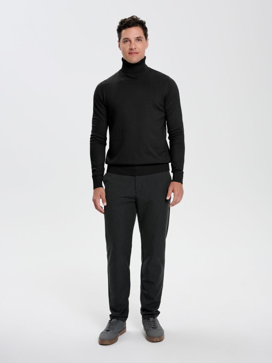 Klasičen pulover z visokim ovratnikom - črna - SINSAY