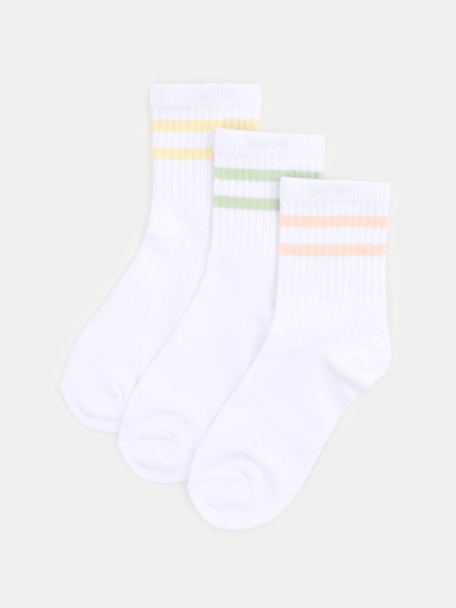 Σετ με 3 ζεύγη κάλτσες - λευκο - SINSAY
