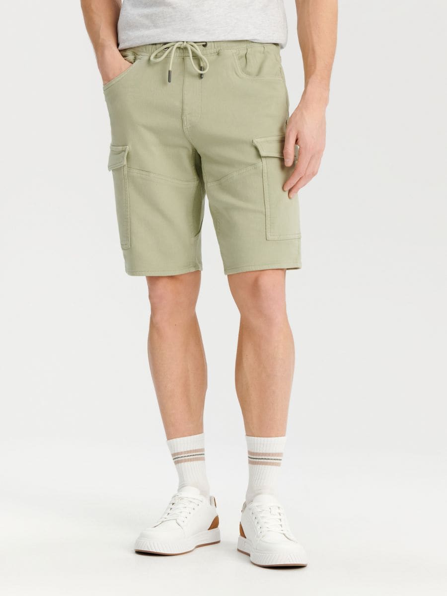 Jogger kratke hlače od trapera - svjetlozeleno - SINSAY