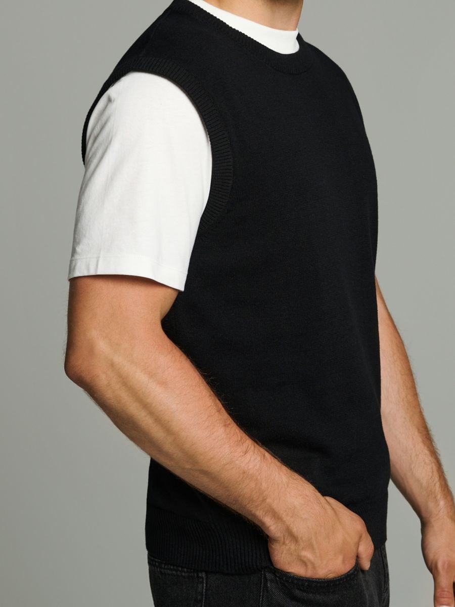 Swetrowa kamizelka z bawełny - czarny - SINSAY