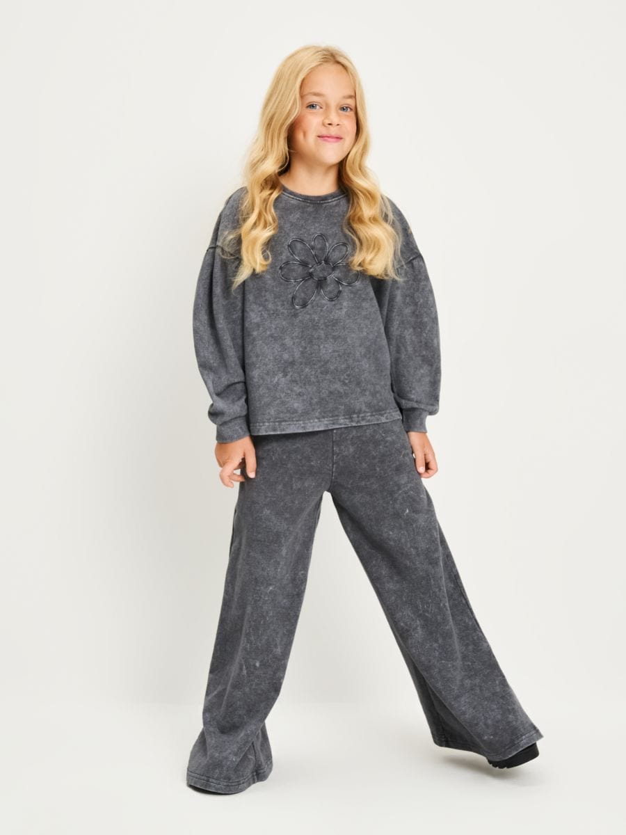 Комплект із світшота та штанів - різнобарвний - SINSAY