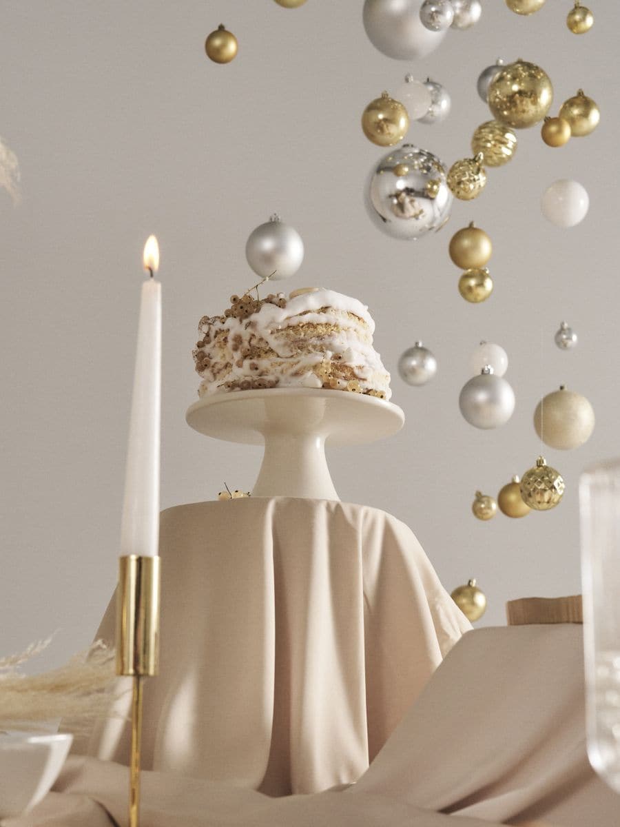 Patera z motivom snežinke - bela - SINSAY