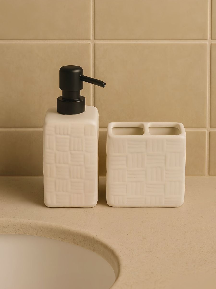 Keramički dozator sapuna i čaša za četkice za zube s reljefnim uzorkom - krem - SINSAY
