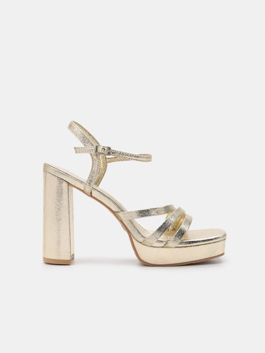 Block heel sandals - golden - SINSAY