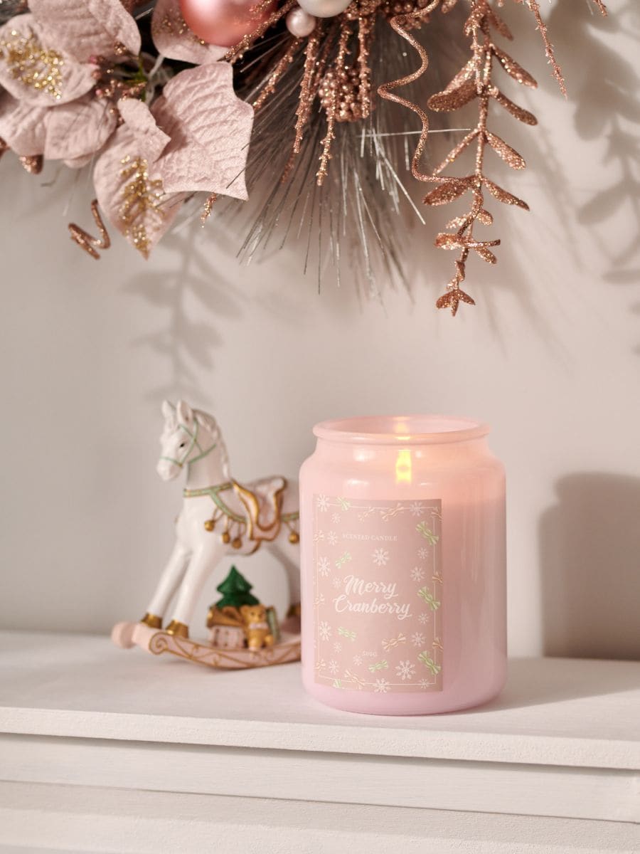 Candela profumata Pine Colore rosa pastello - SINSAY - 8606W-03X