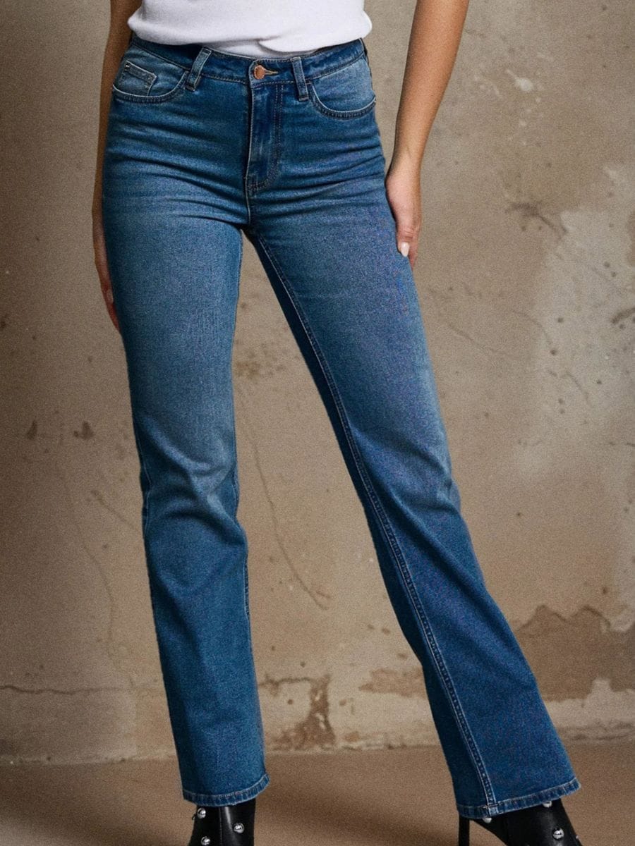 Blugi evazați - bleumarin - SINSAY