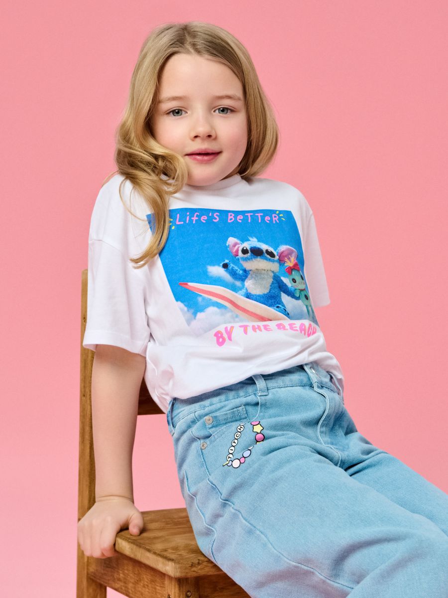 Bawełniana koszulka z nadrukiem Stitch - biały - SINSAY