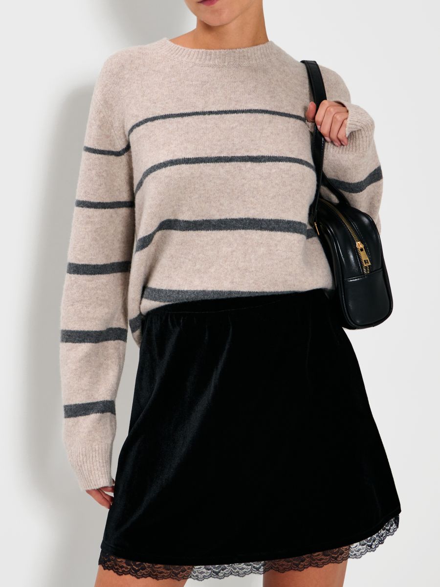Sweter w paski - beżowy - SINSAY