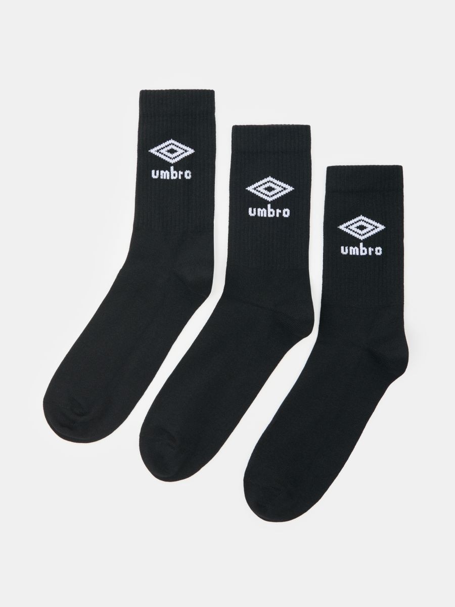 Prążkowane wysokie skarpetki sportowe 3 pack Umbro Prążkowane wysokie skarpetki sportowe 3 pack Umbro - czarny - SINSAY