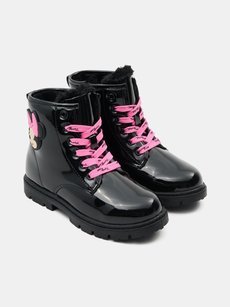 Lakierowane botki z ociepleniem Minnie Mouse - czarny - SINSAY