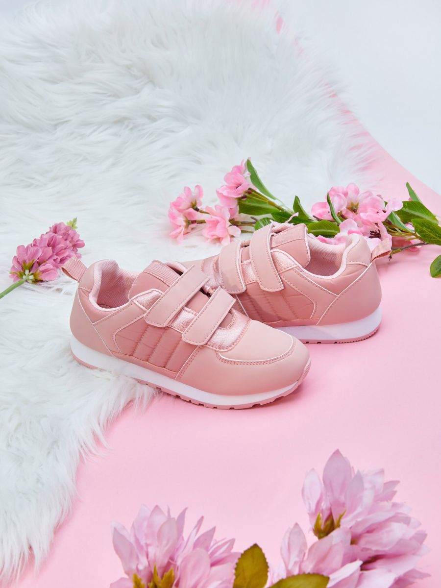 Sneakers with Velcro fastening - dusty rose - SINSAY