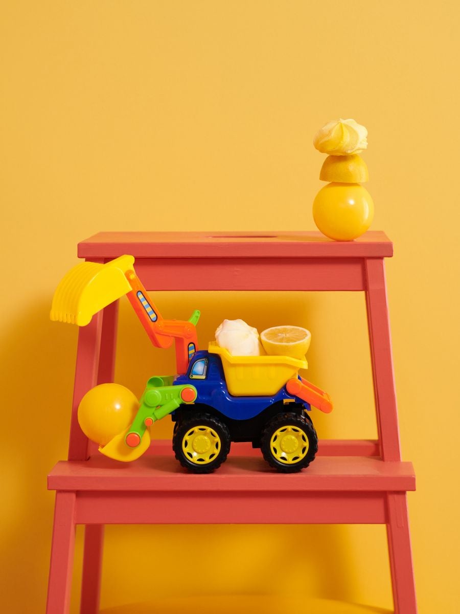 Zabawkowy samochód - wielobarwny - SINSAY
