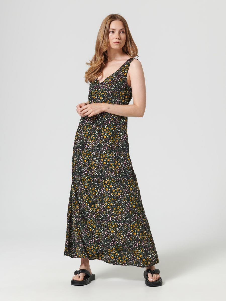 Maxi рокля с флорални мотиви - многоцветен - SINSAY