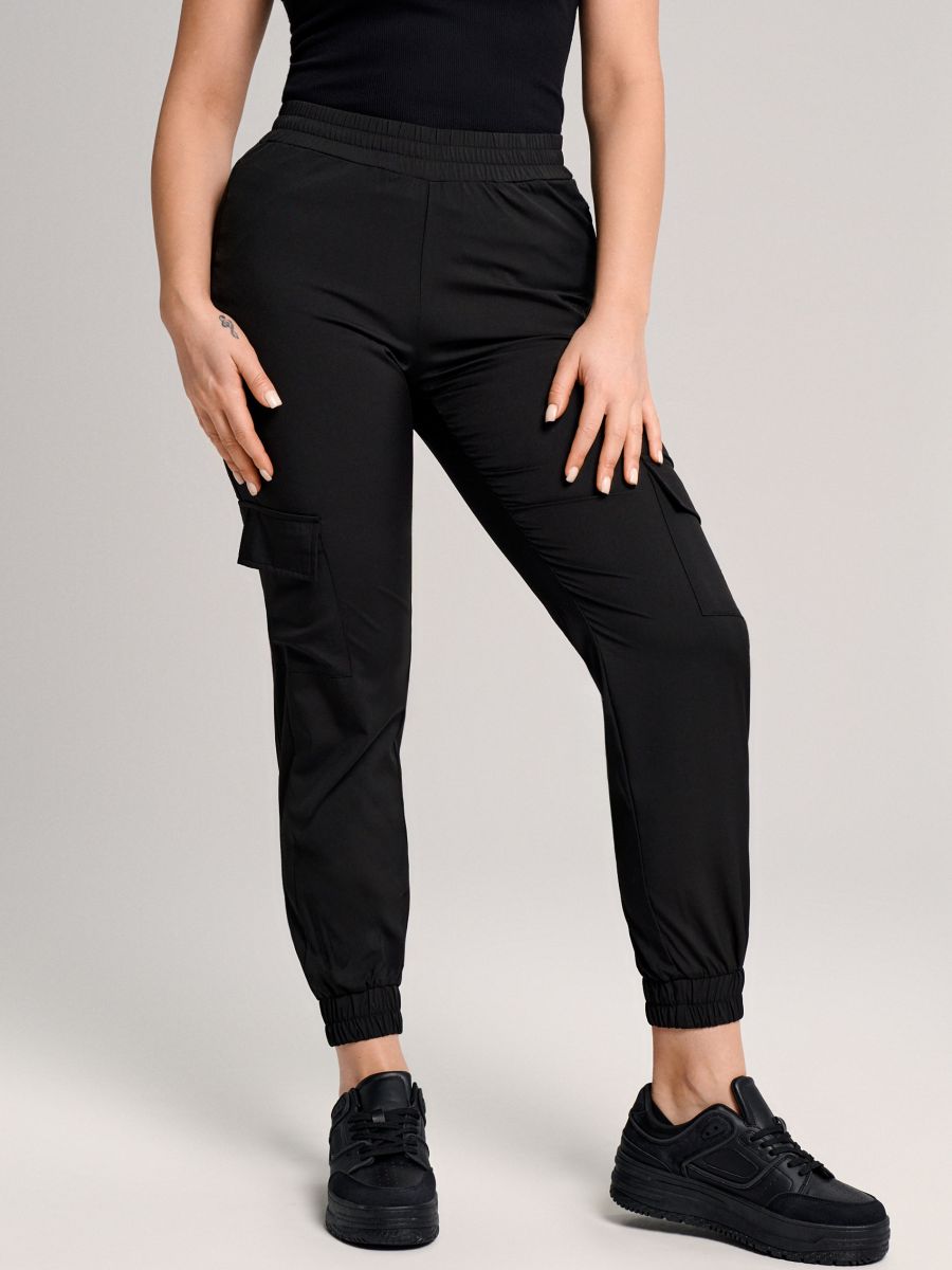 Kalhoty s kapsami - černá - SINSAY
