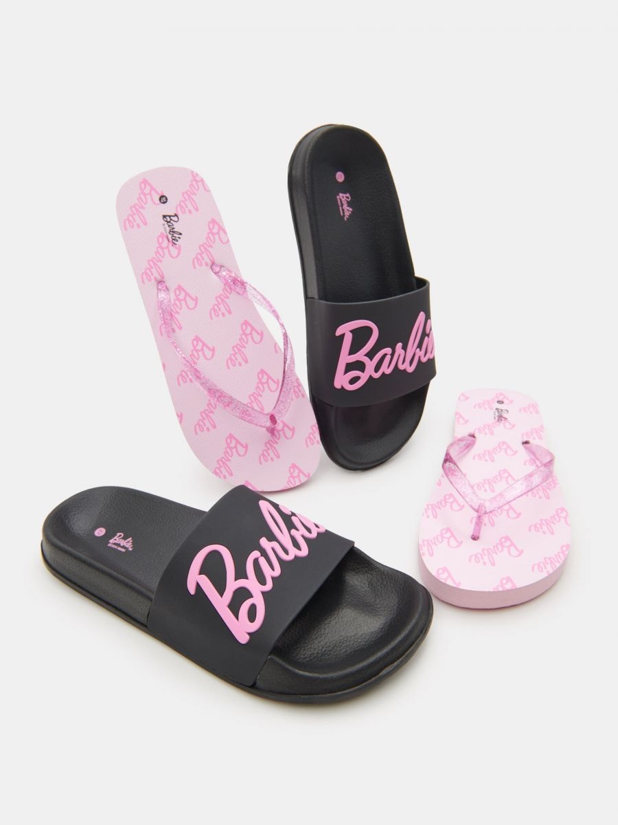 Pantofle Barbie - černá - SINSAY
