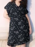 Midi φλοράλ φόρεμα PLUS SIZE - μαυρο - SINSAY - small1