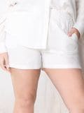 Kratke hlače z viskozo PLUS SIZE - krema - SINSAY - small1
