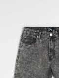 Uske jeans šorc - sivo - SINSAY - small9