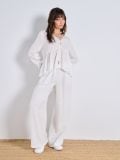 Viskozna bluza z naborki - krema - SINSAY - small3