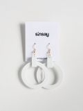 Białe kolczyki - biały - SINSAY - small1