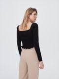 Bluzka z dekoltem karo - czarny - SINSAY - small4