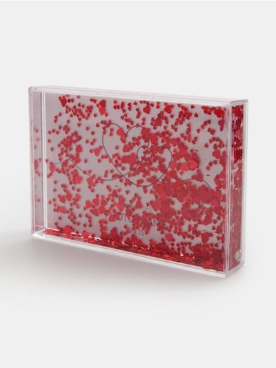 Sõbrapäeva fotoalbum südamekestega