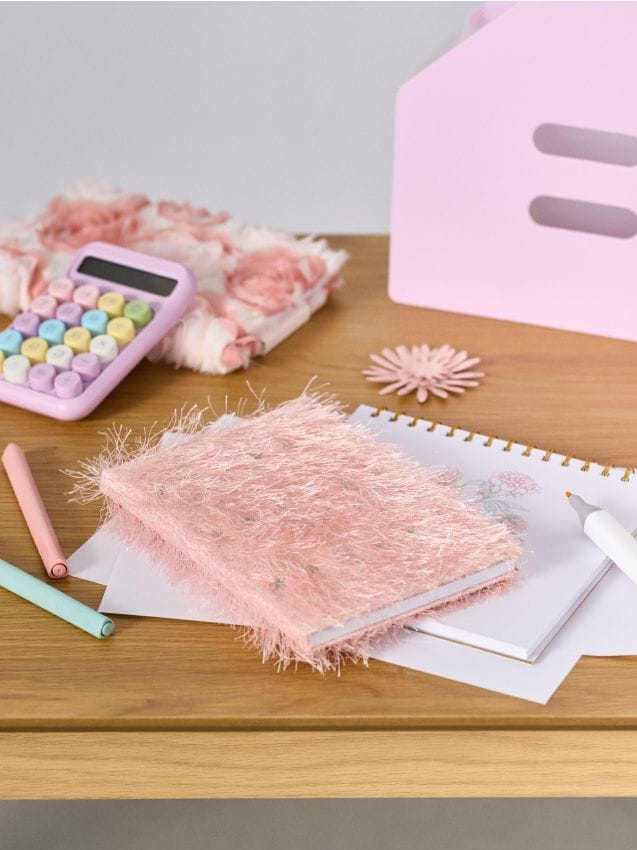 Sinsay - Zápisník s plyšovým obalom - pastelová ružová