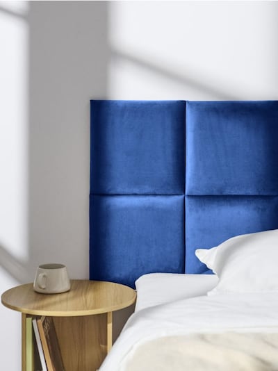 Oblazinjen stenski panel