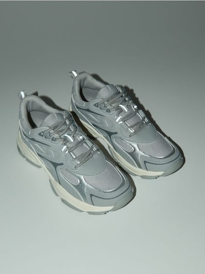 Кросівки з відбиваючим елементом