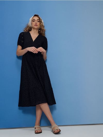 Puuvillane ажuurne midi-kleit kroogetega