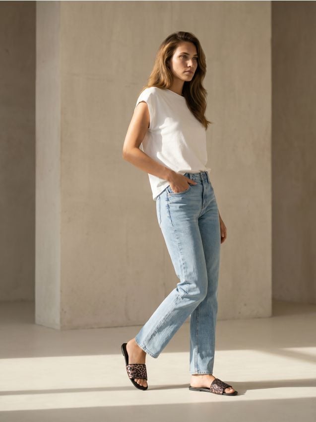 Sinsay - Blugi Comfort Straight Cu Efect Spălare - albastru