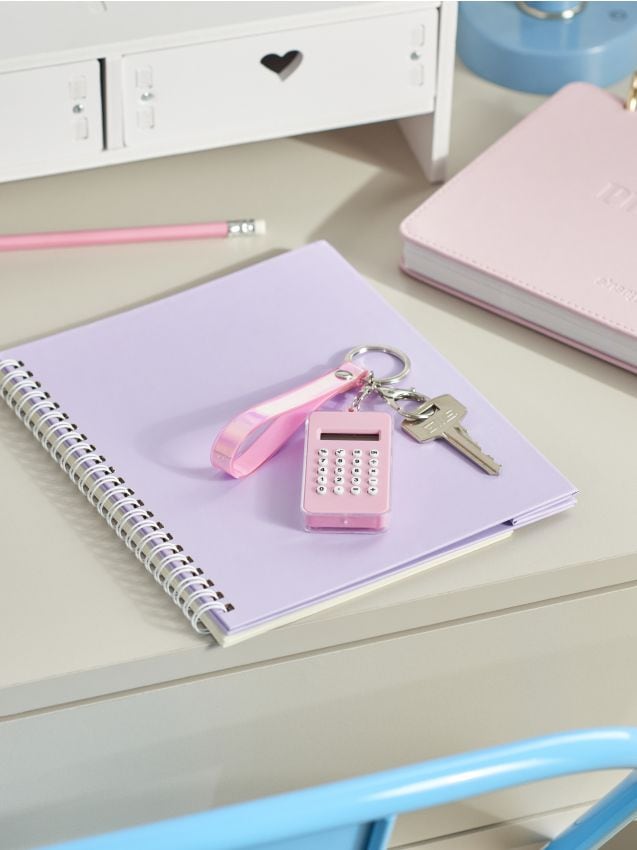 Sinsay - Breloc cu calculator și labirint pe cealaltă parte - roz-pastel