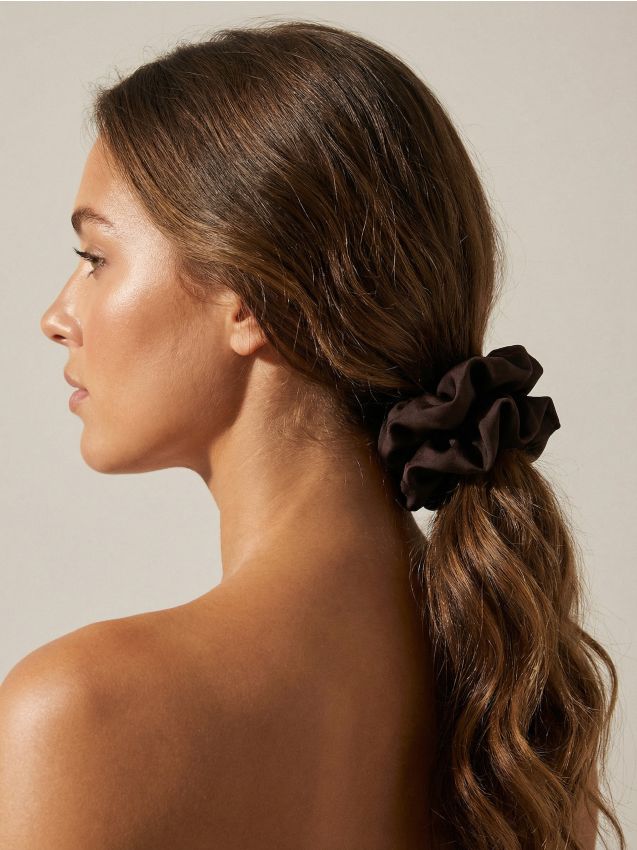 Sinsay - Elastic de păr scrunchie - maro-închis