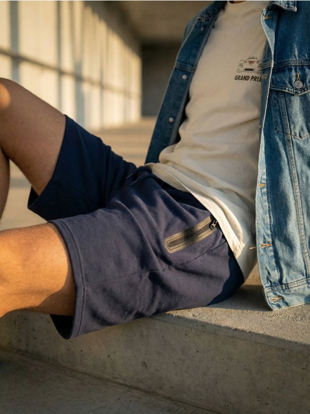 Sinsay - Pantaloni scurți cu buzunare cu fermoar - bleumarin