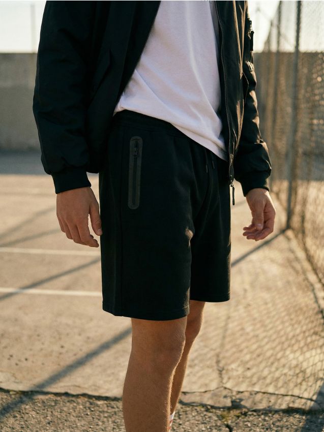 Sinsay - Pantaloni scurți cu buzunare cu fermoar - negru