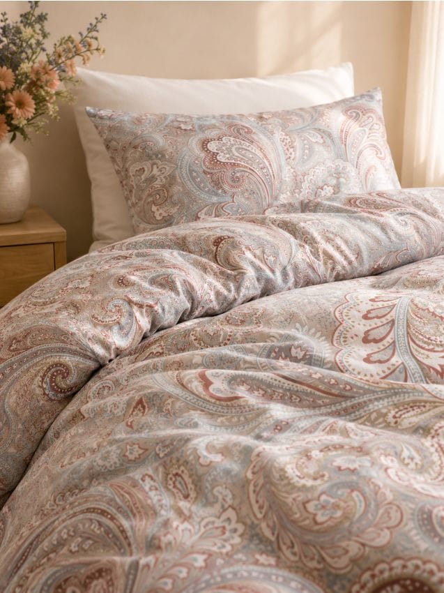Sinsay - Set de lenjerie de pat din bumbac cu model paisley - nude