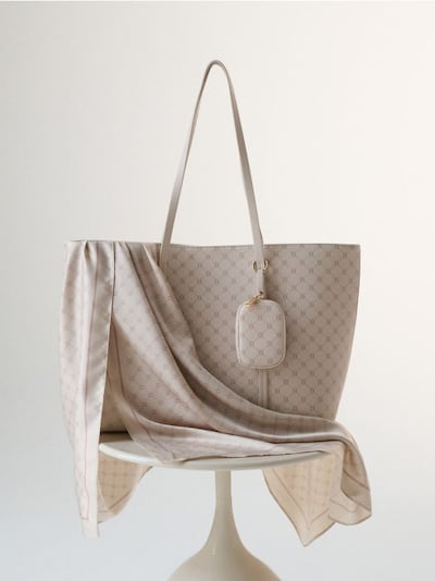 Nagy monogrammos tote táska pénztárcával