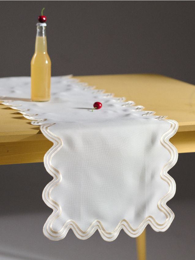 Sinsay - Drăguț pentru masă cu margine decorativă - crem