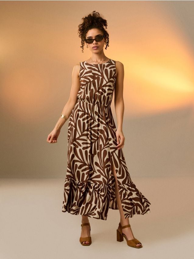 Sinsay - Wiskozowa sukienka midi z falbanką i rozcięciem - brązowy