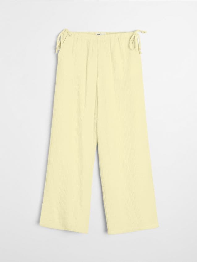 Sinsay - Pantaloni largi din muselină - galben-deschis