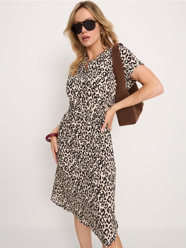 Sinsay - Rochie midi din viscoză cu mâneci kimono cu imprimeu leopard - nude
