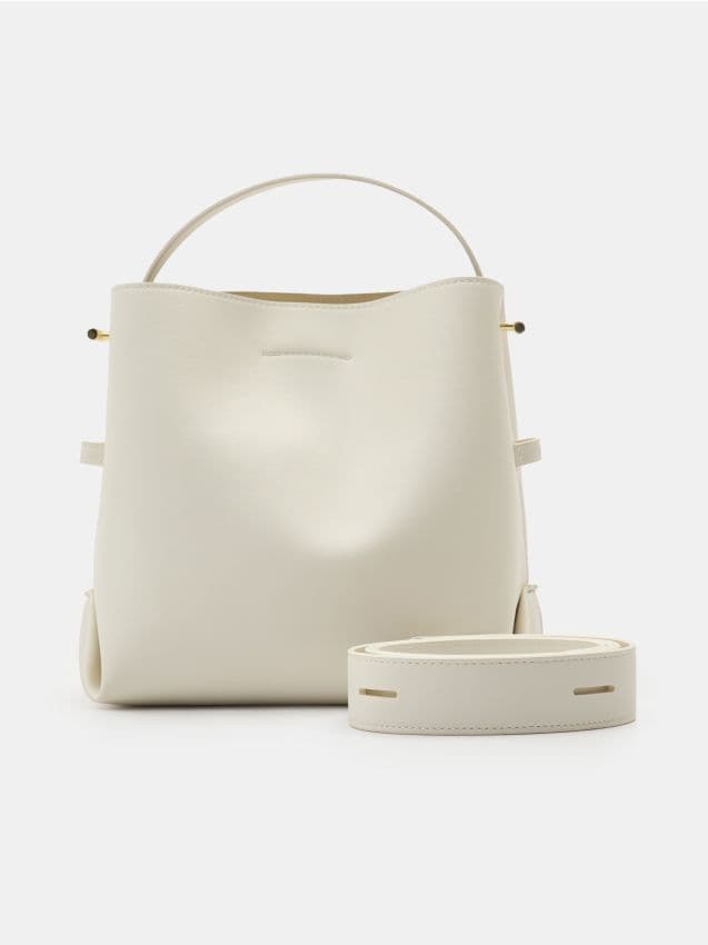 Sinsay - Geantă mică tip sac cu curea lungă - alb