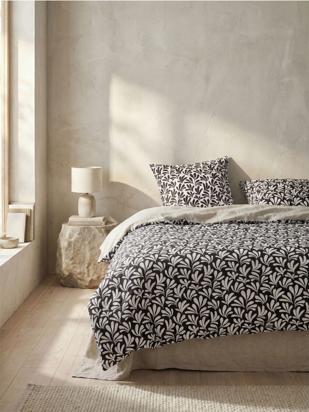 Sinsay - Set de lenjerie de pat cu motiv vegetal contrastant - negru