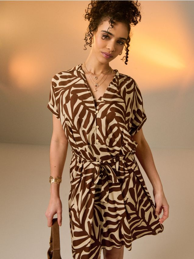 Sinsay - Rochie mini din vâscoză cu curea din material - brun-auriu