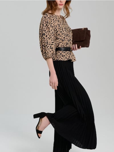 Πλισέ παντελόνι με φαρδιά μπατζάκια