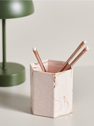 DESK ORGANIZER