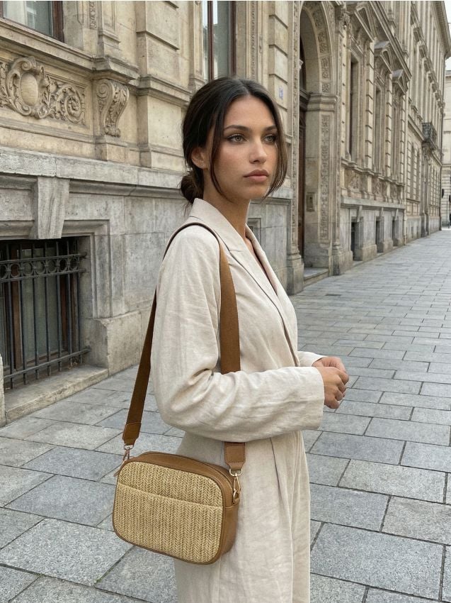 Sinsay - Geantă messenger cu bretea reglabilă și împletitură - bej