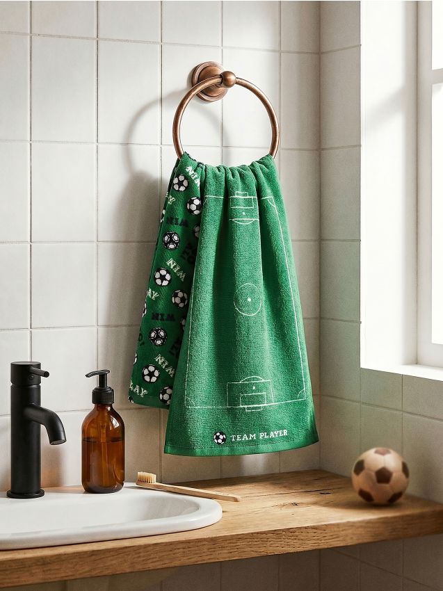Set di asciugamani con motivo calcistico 2 pack - verde
