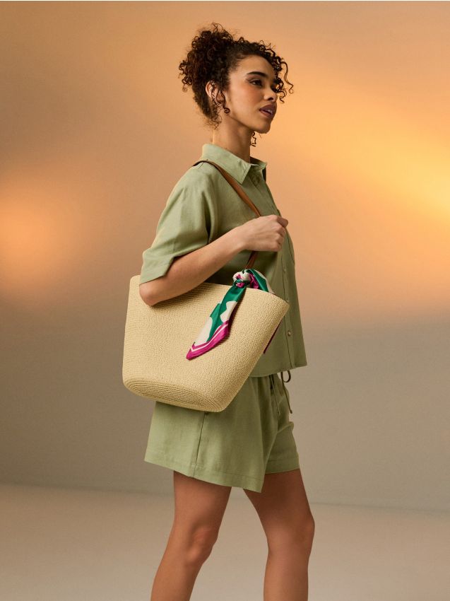 Sinsay - Geantă împletită de umăr cu eșarfă decorativă - crem