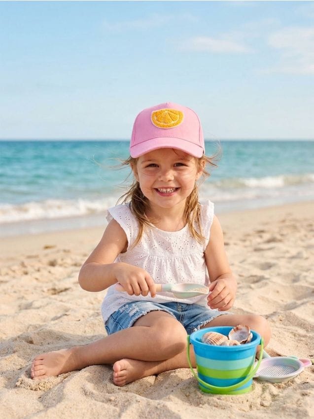 Sinsay - Șapcă cu aplicație 3D - roz-aprins